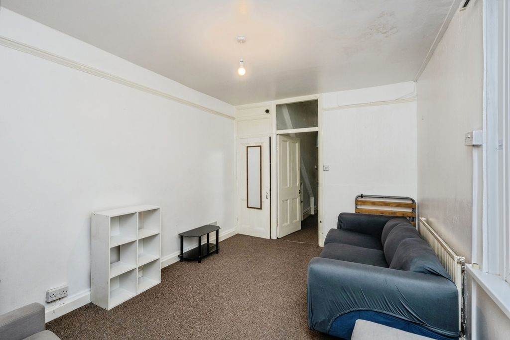 Property photo 3 of 20 Pbox-Img.Jpg