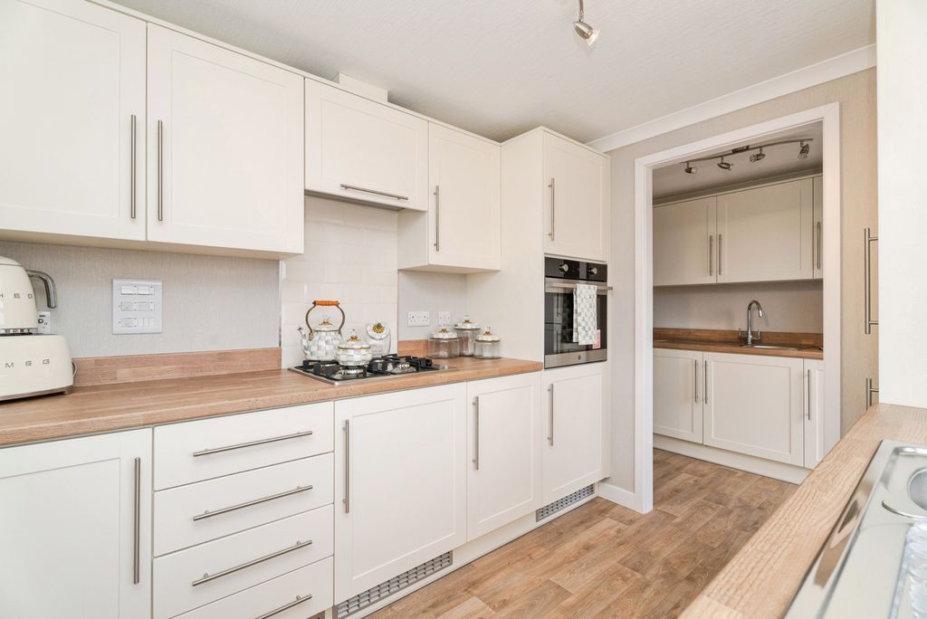 Property photo 3 of 19 Pbox-Img.Jpg