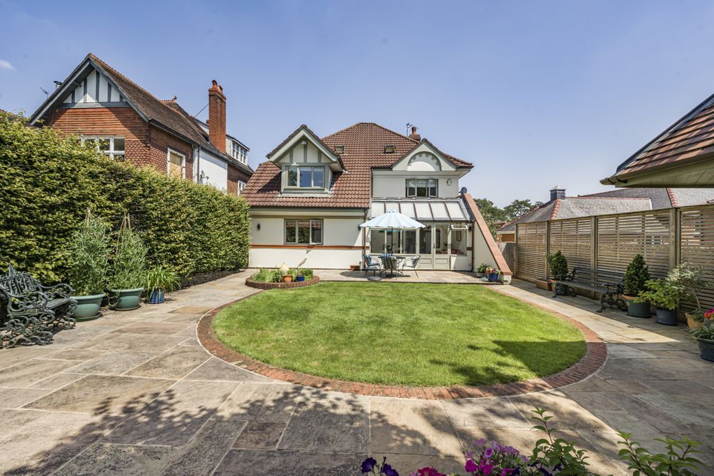 Property photo 2 of 42