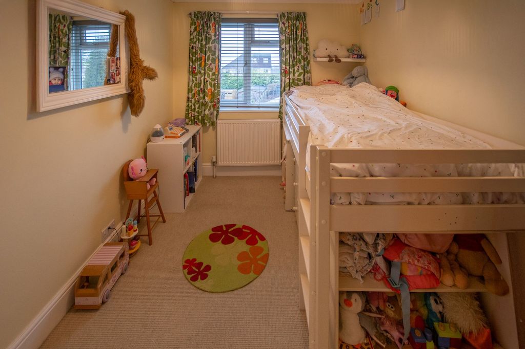 Additional image 18 of 3 bed semi-detached house for saleByrefield Road, Guildford GU2