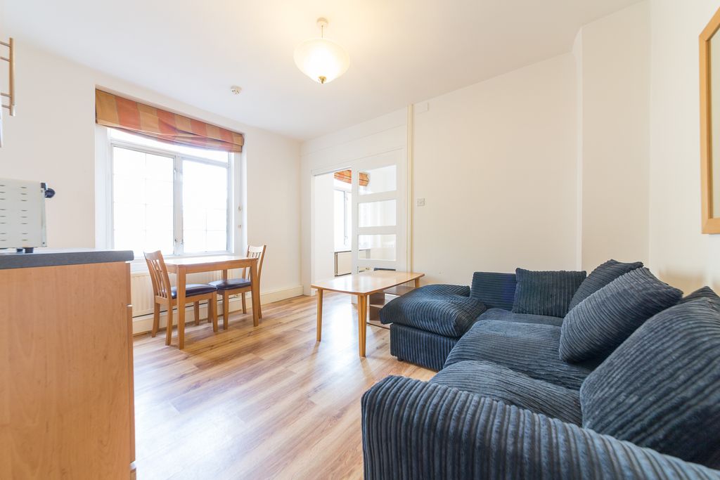 Property photo 2 of 8 Photo 4