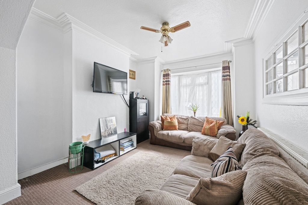 Property photo 2 of 14