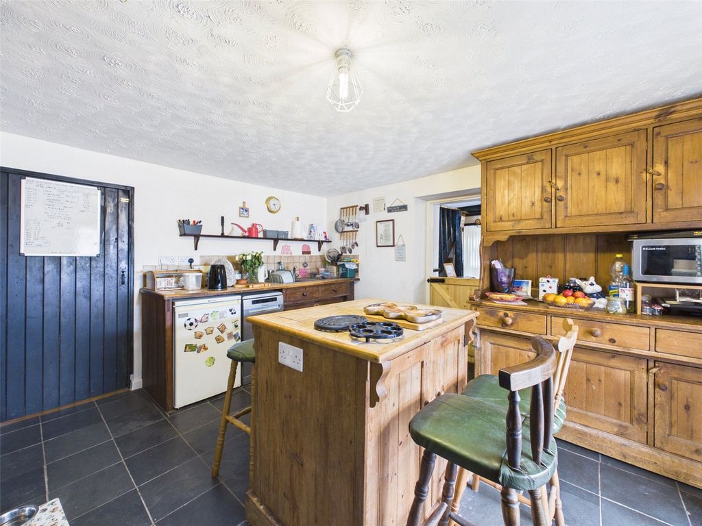 Property photo 3 of 39 Picture No. 27