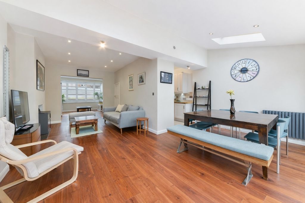 Property photo 3 of 9