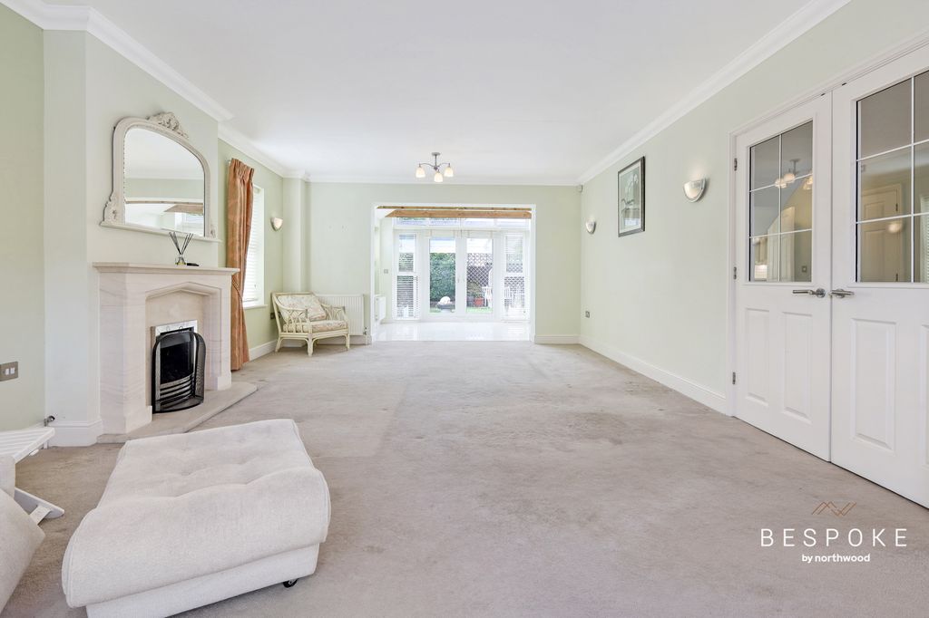 Property photo 3 of 34