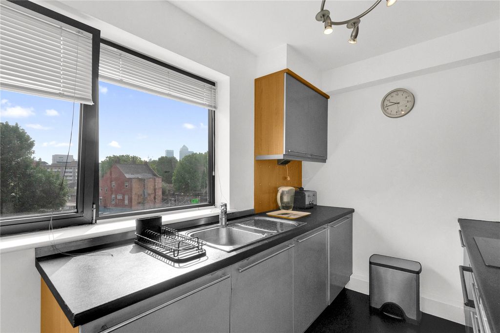 Property photo 3 of 20 Picture No. 24