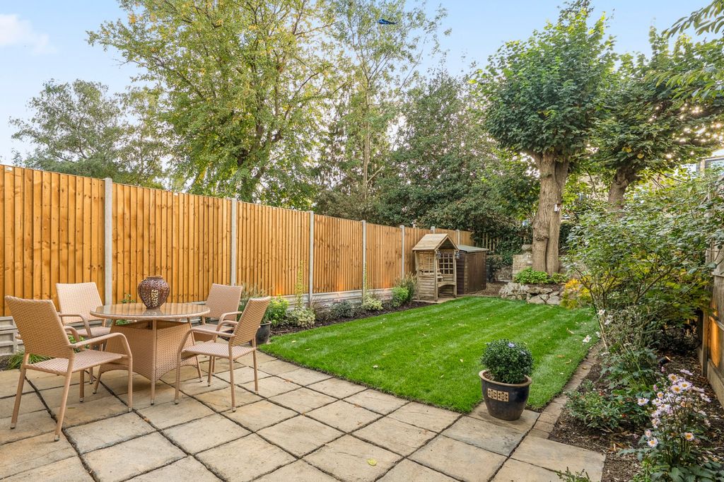 Property photo 2 of 12