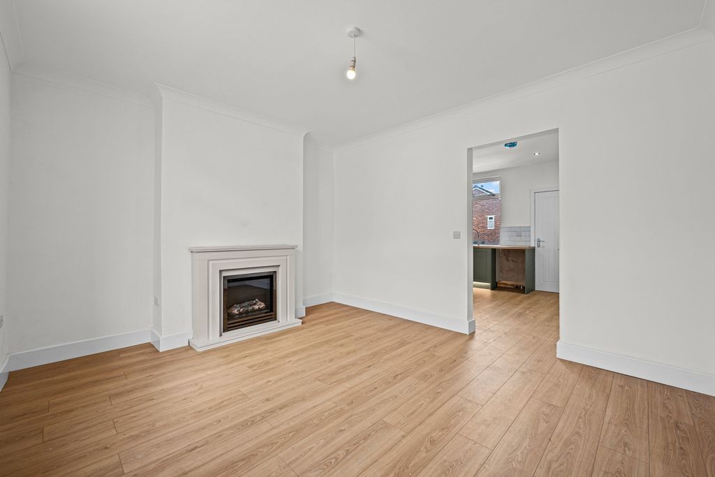 Property photo 3 of 24