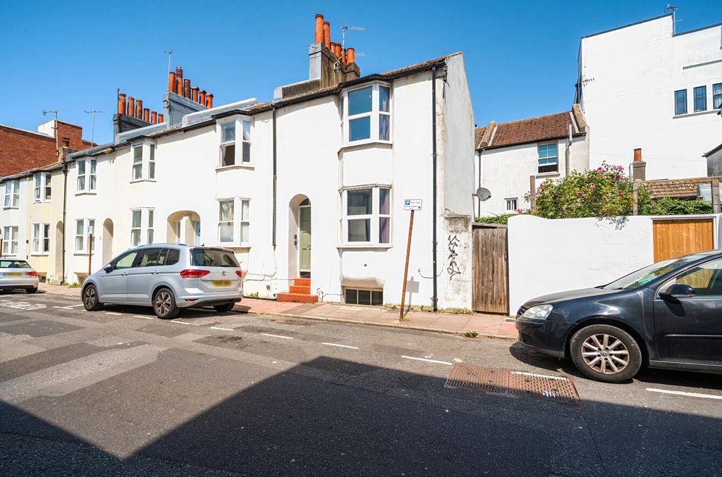Property photo 1 of 13 1493886-22-6A54d5...