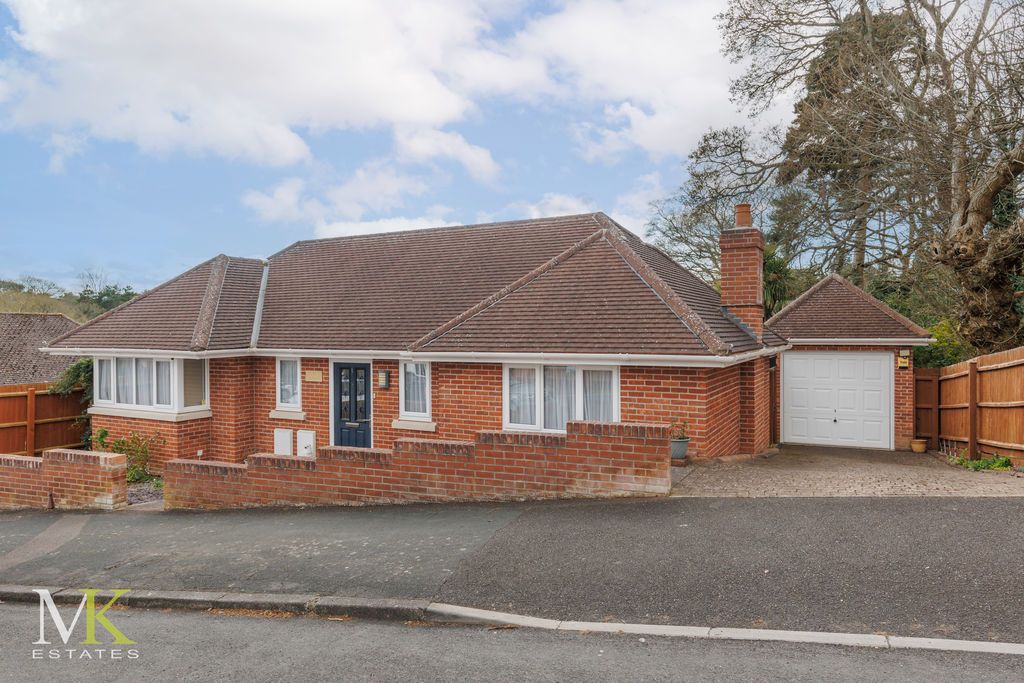 Property photo 1 of 17 Photo 16