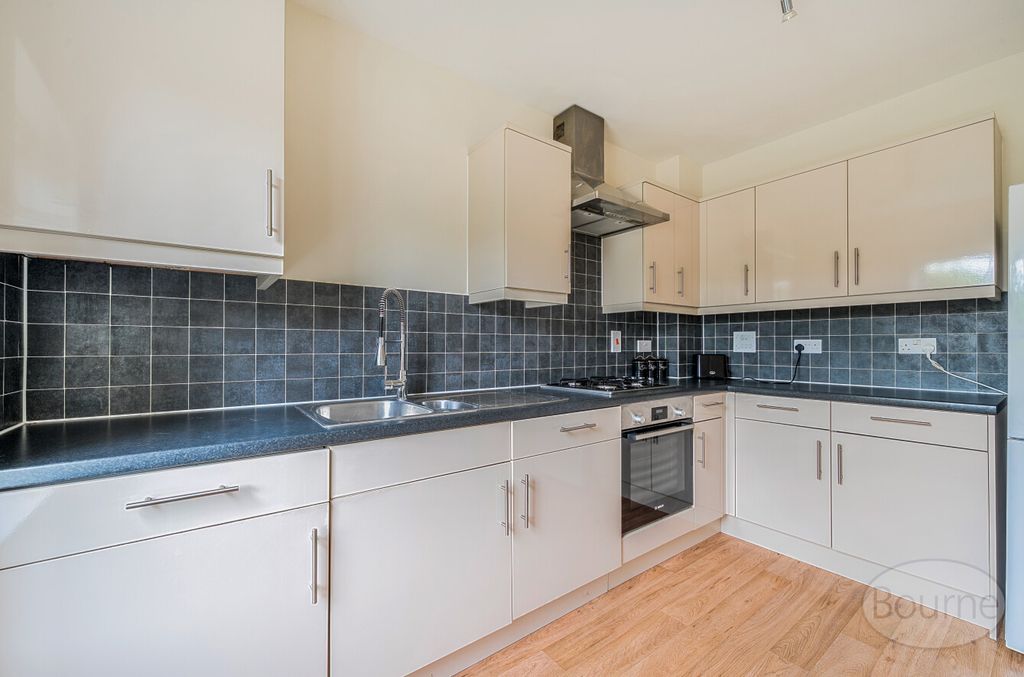 Property photo 2 of 19 1E6ee3Af-45d6-474...