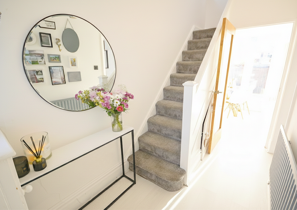 Property photo 3 of 12 Hallway