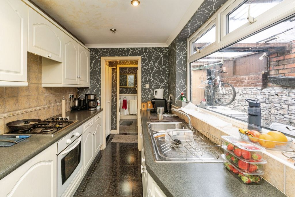 Property photo 3 of 17 Photo