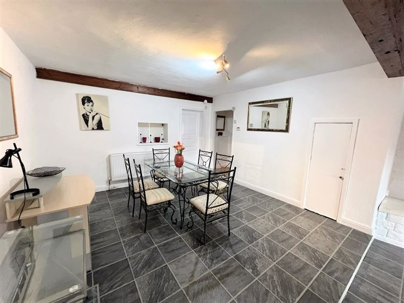 Property photo 3 of 11 Photo 9