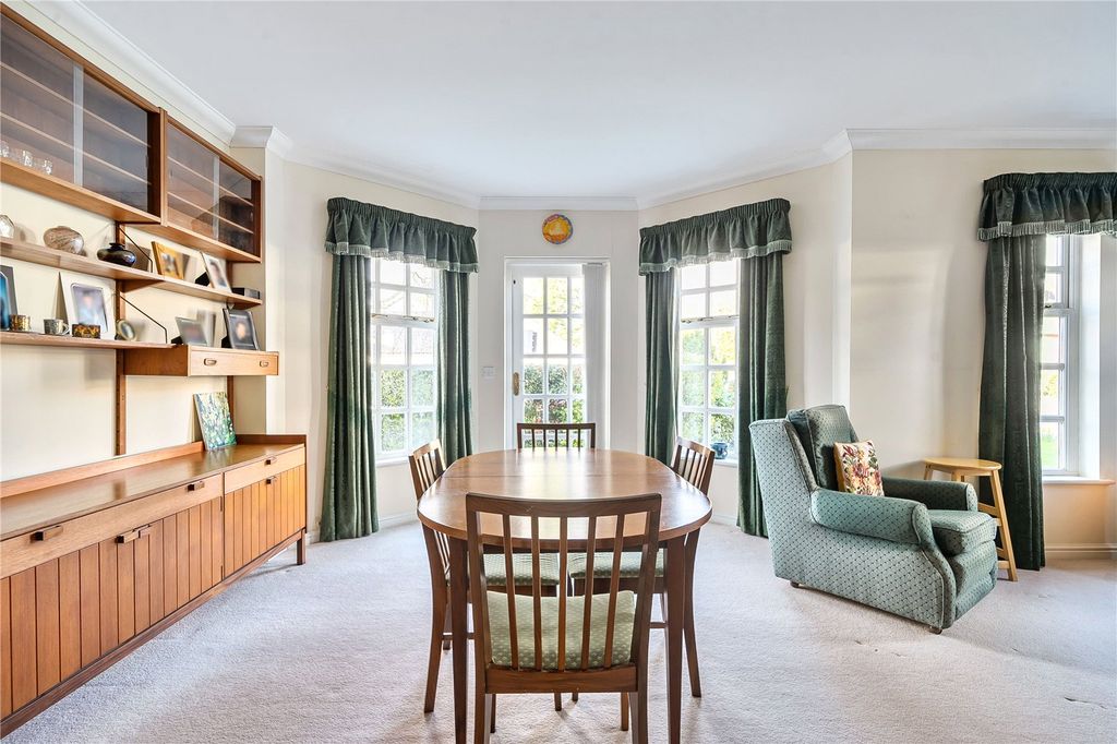 Property photo 3 of 12 Dining Area