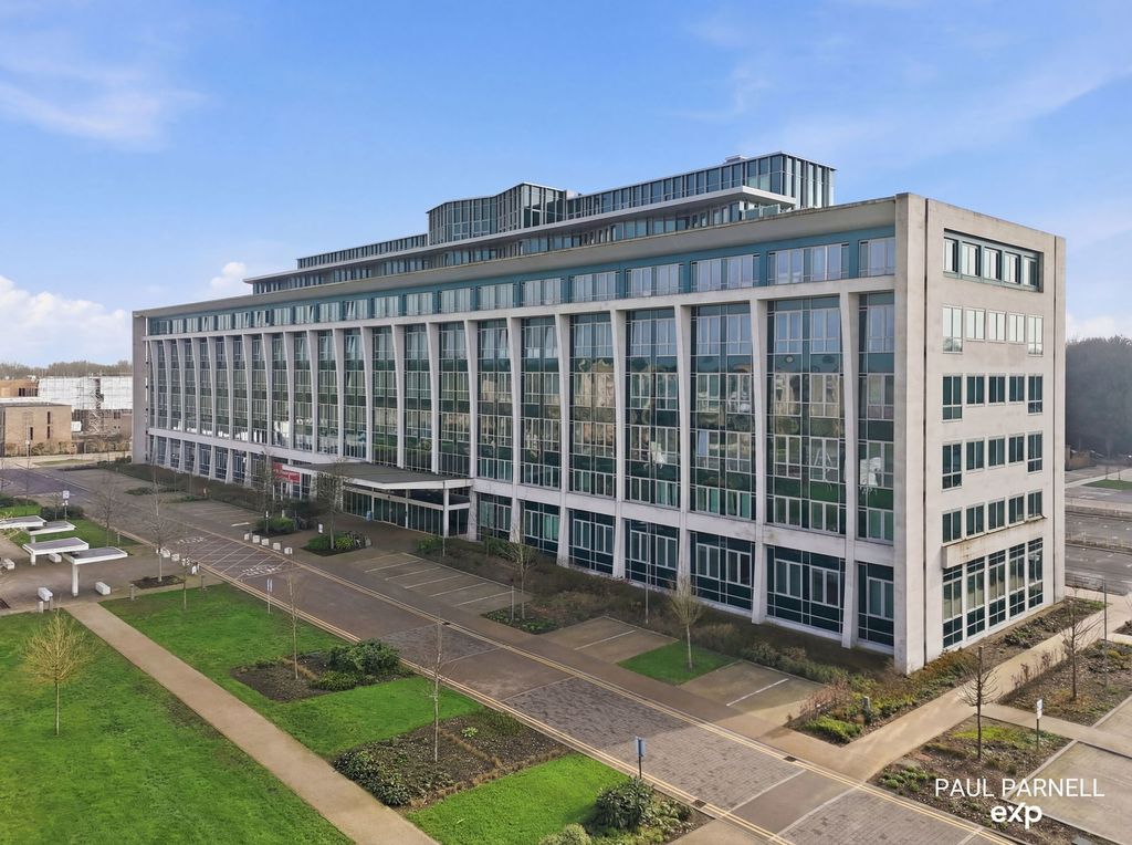 Property photo 1 of 27