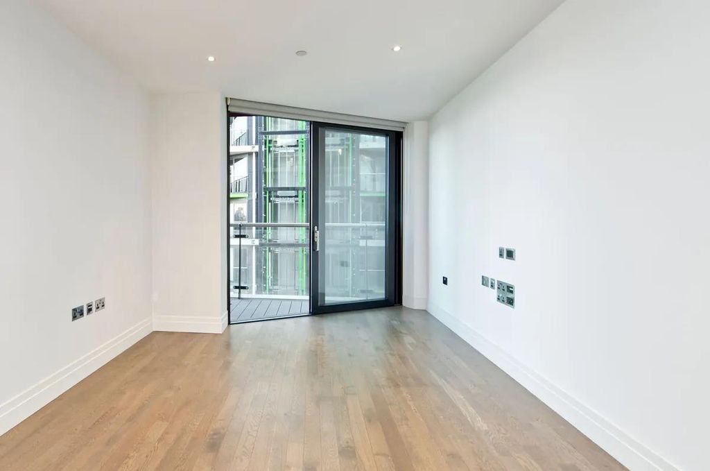 Property photo 3 of 10 625Riverlight6.Jpg
