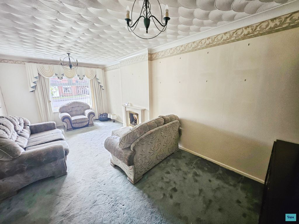 Property photo 2 of 16 Lounge