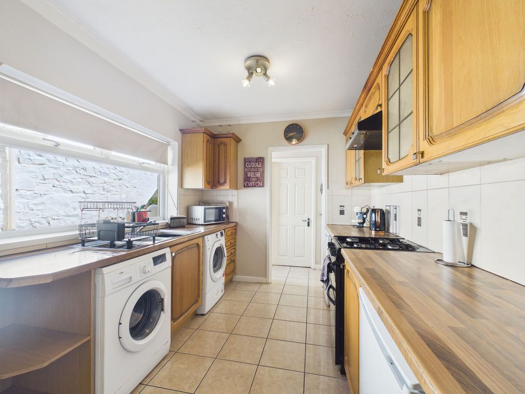 Property photo 3 of 31
