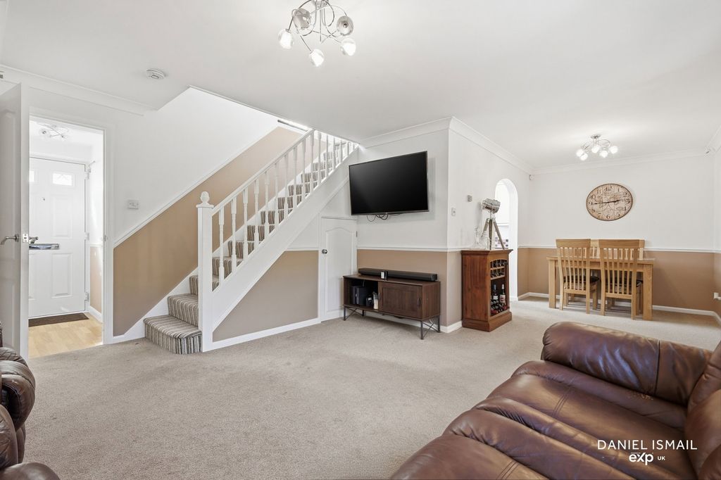 Property photo 2 of 26