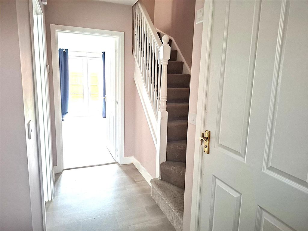 Property photo 2 of 13 20 Lapwing 8.Jpg