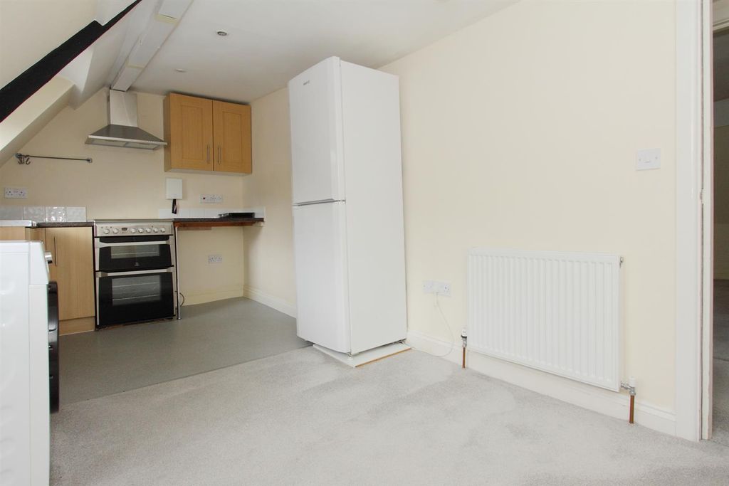 2 bed shared accommodation to rentSilver Street, Salisbury SP1 photo 5