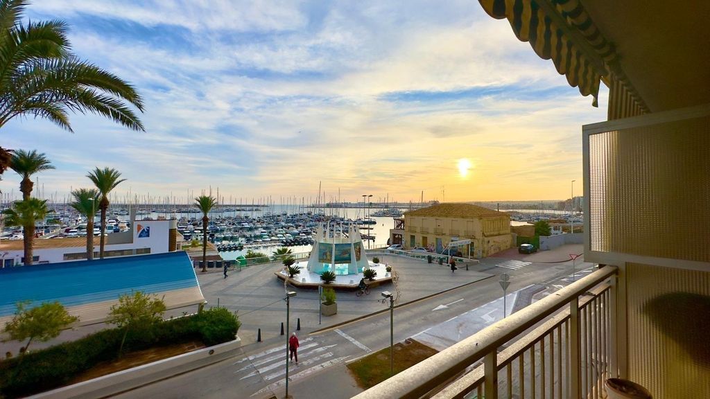 Property photo 2 of 35