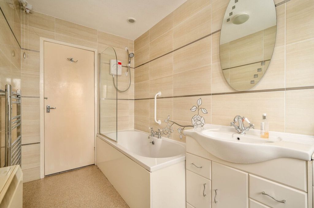Property photo 3 of 21