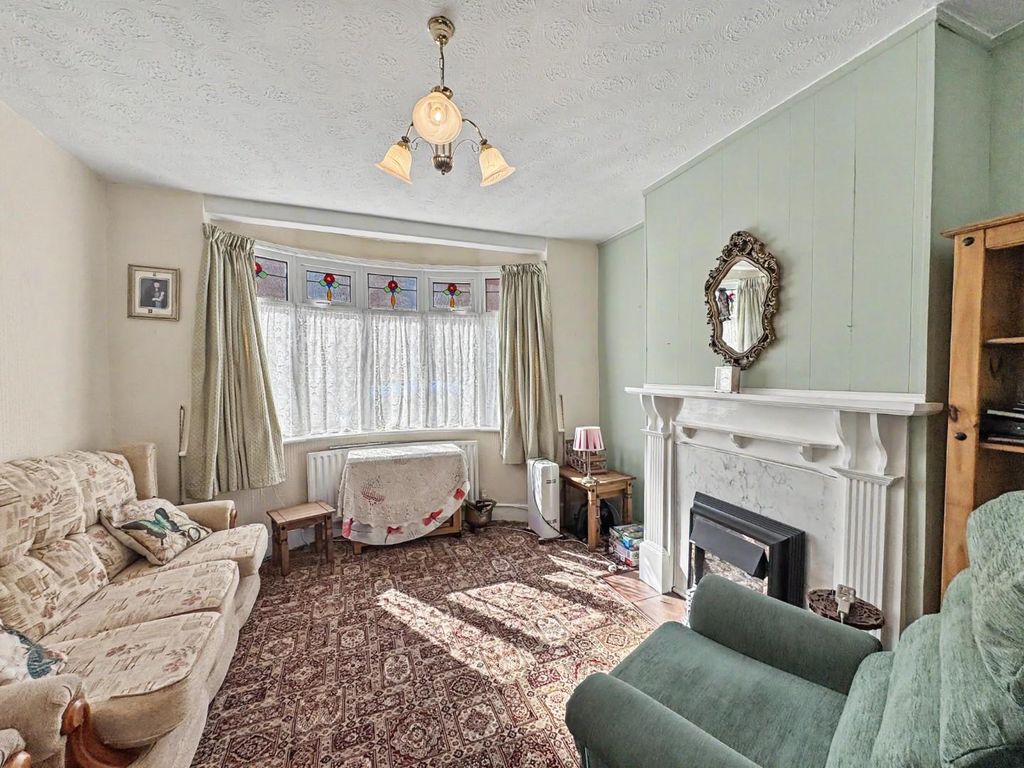 Property photo 2 of 11