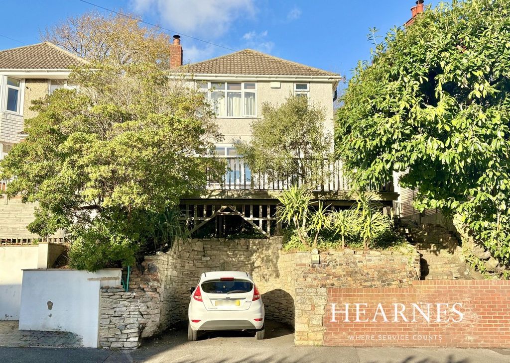 Property photo 1 of 25