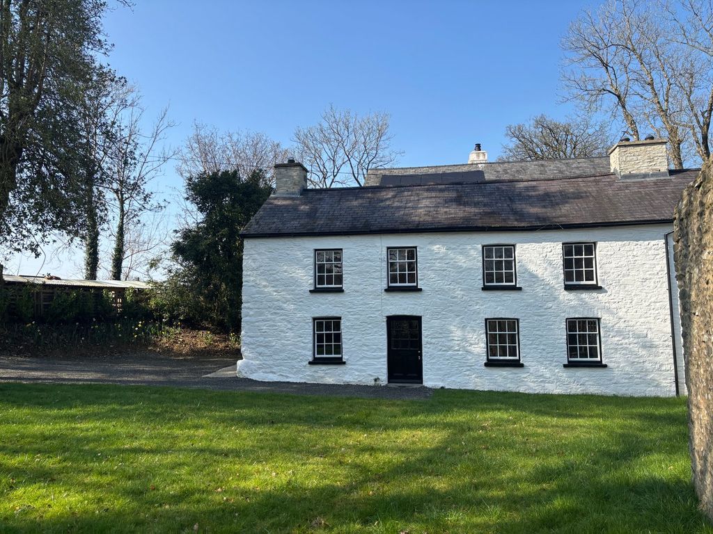 Property photo 2 of 18