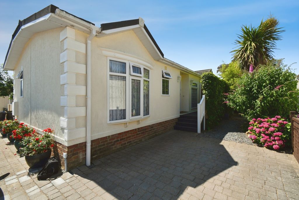 Property photo 1 of 16 Pbox-Img.Jpg