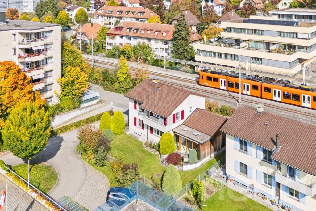 Property photo 1 of 12