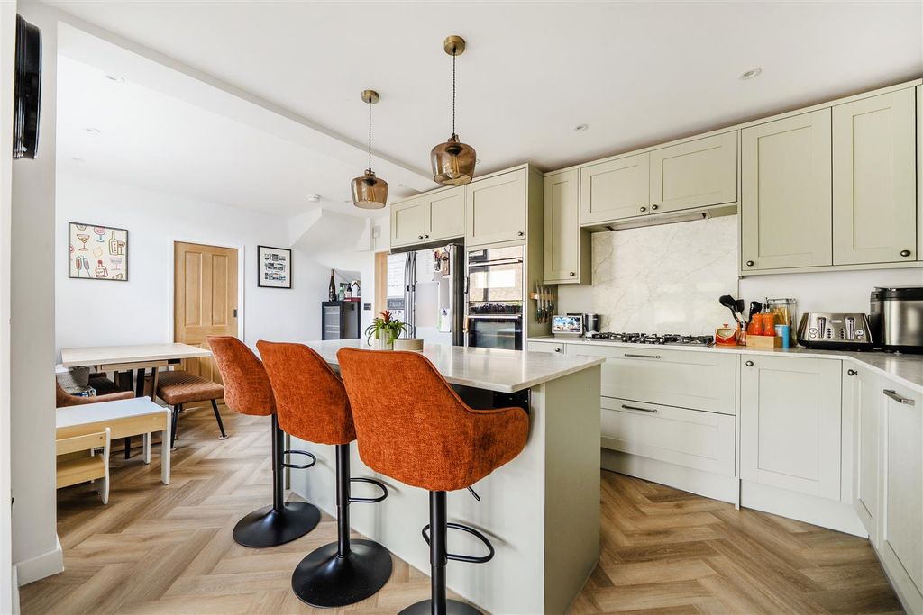 Property photo 3 of 23 1-6A55004982F48-1492723-10-6A5146Bf75F18-1.Jpg