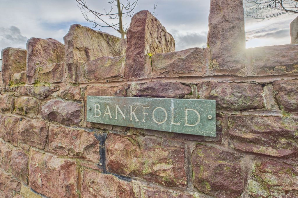 Property photo 3 of 42