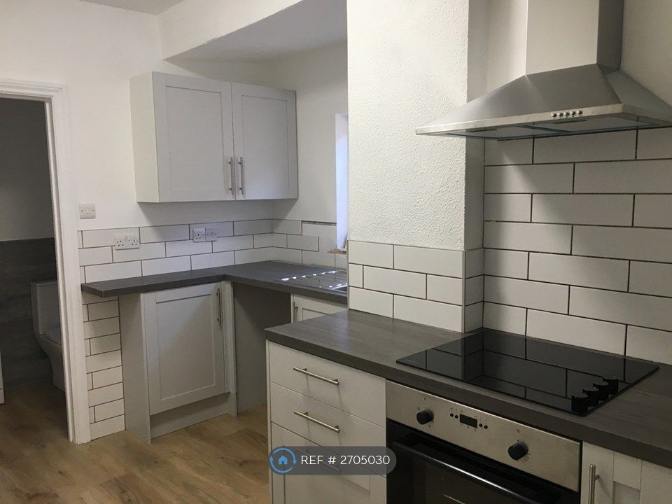 Property photo 1 of 4 Kitchen