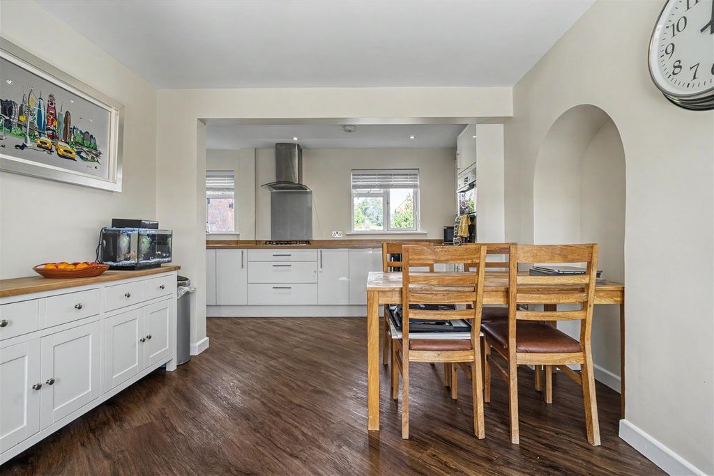 Property photo 2 of 10 Dining Room