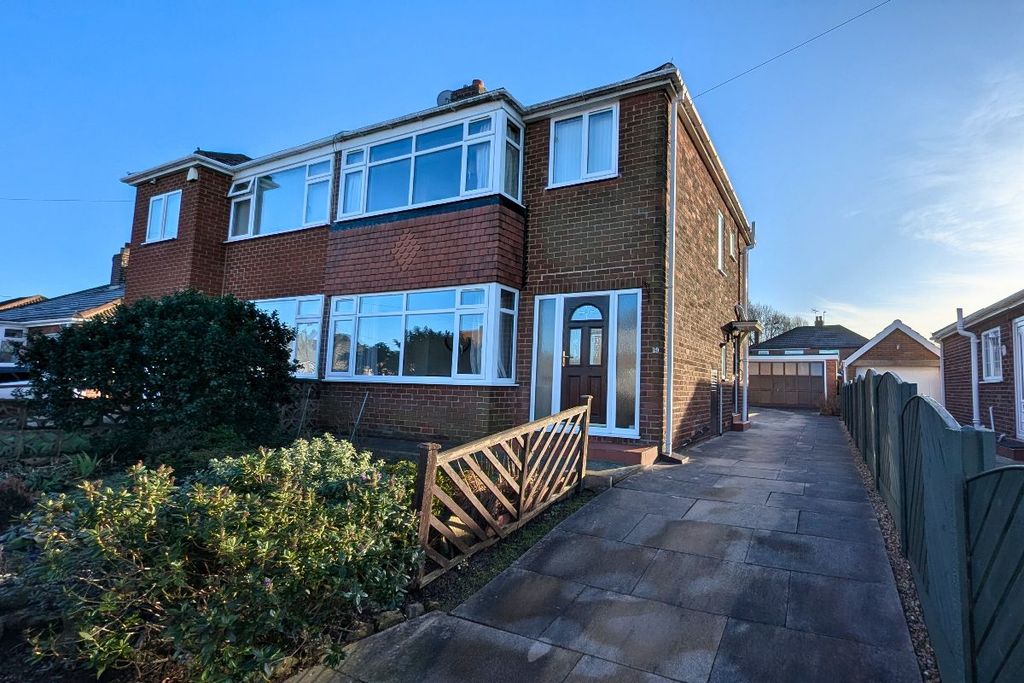 Property photo 1 of 25