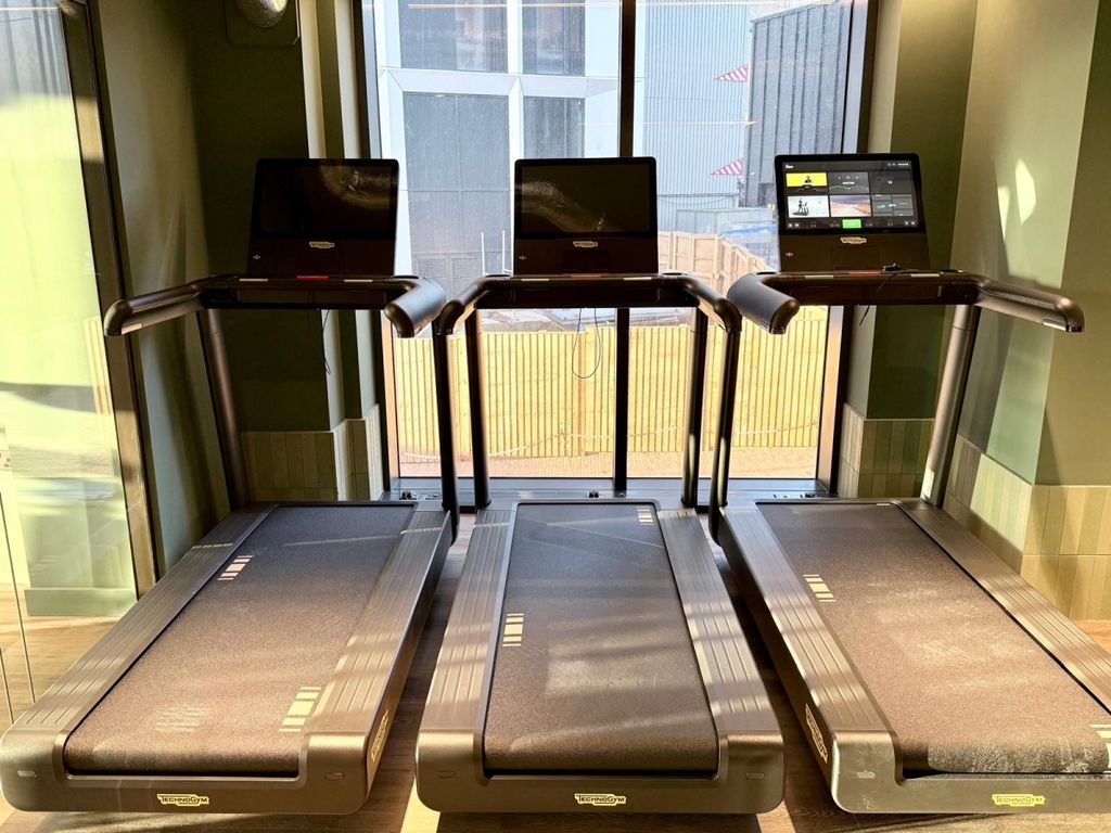 Property photo 2 of 19 Gym 01