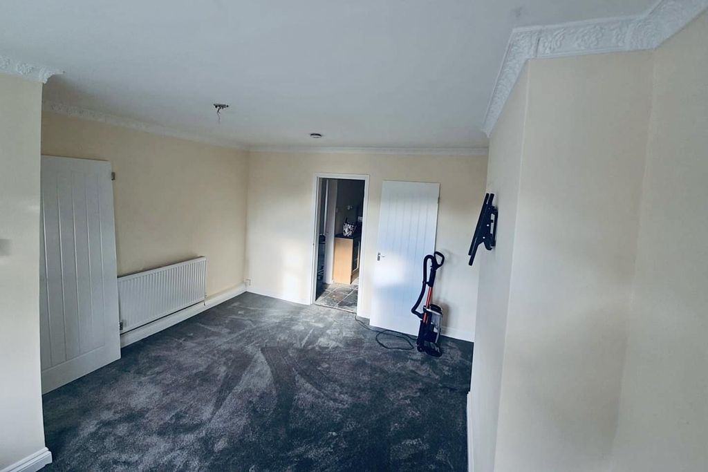 Property photo 3 of 15 9B92Fa67-0c0A-499F-Ad33-96d0d837Deba.Jpeg