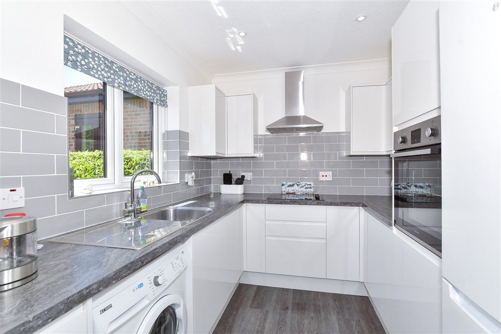 Property photo 1 of 9 Kitchen