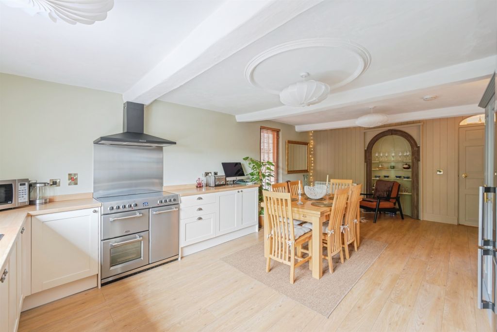 Property photo 3 of 19 Kitchen Diner: