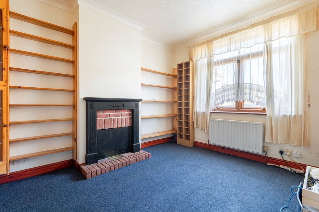 Property photo 3 of 14