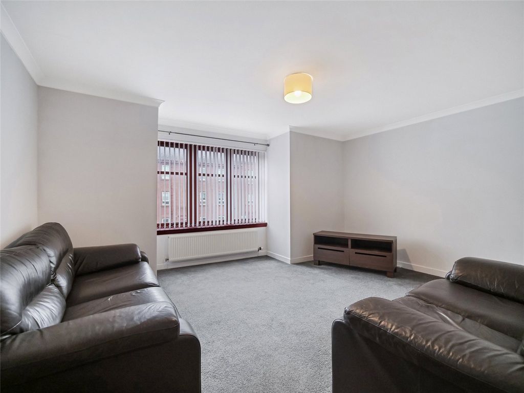 Property photo 2 of 10 Lounge