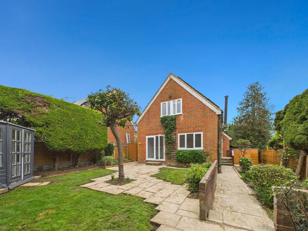 Property photo 1 of 19 Cam02909G0-Pr0499-Still013