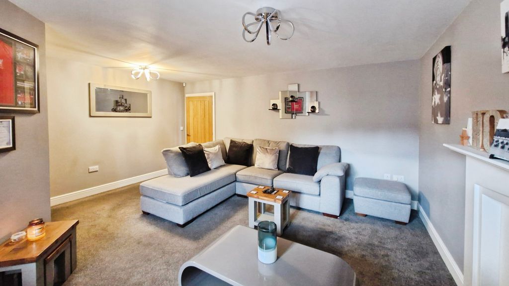 Property photo 3 of 30 D9755Aa3-20251006_101817