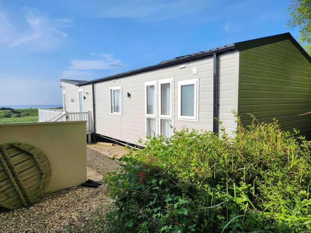 Property photo 2 of 40