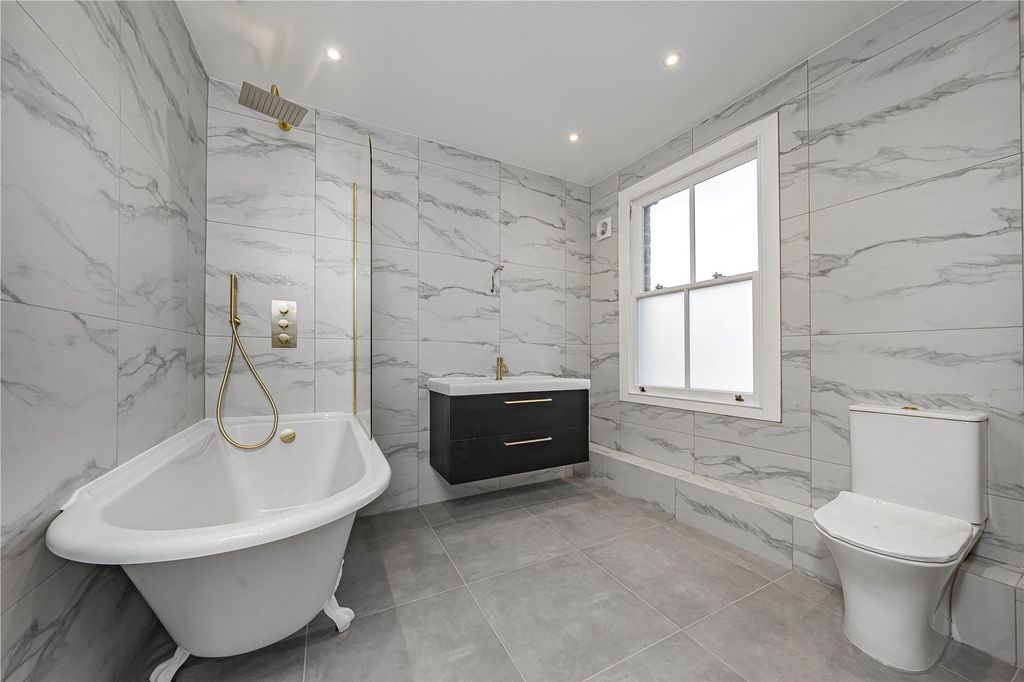 Property photo 3 of 9 Picture No. 10