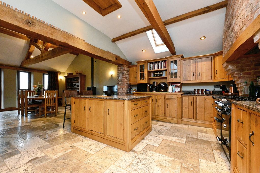 Property photo 3 of 20 Bb007