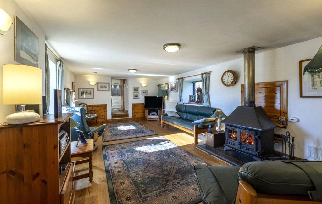 Property photo 2 of 13 Sitting Room